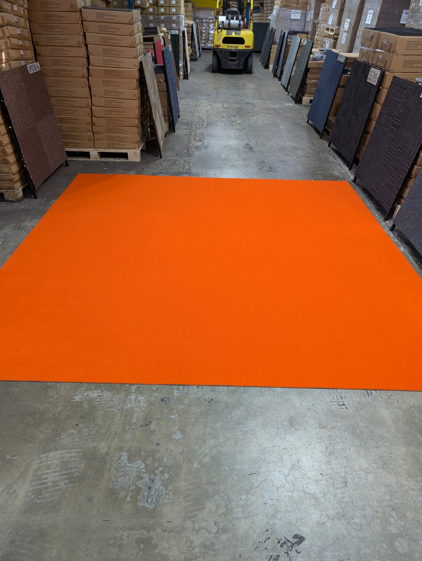 Bright Orange 1m X 1m Super Tufted Needle Punched Exhibition Carpet Tile